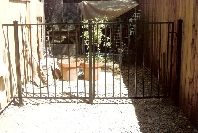 fence09